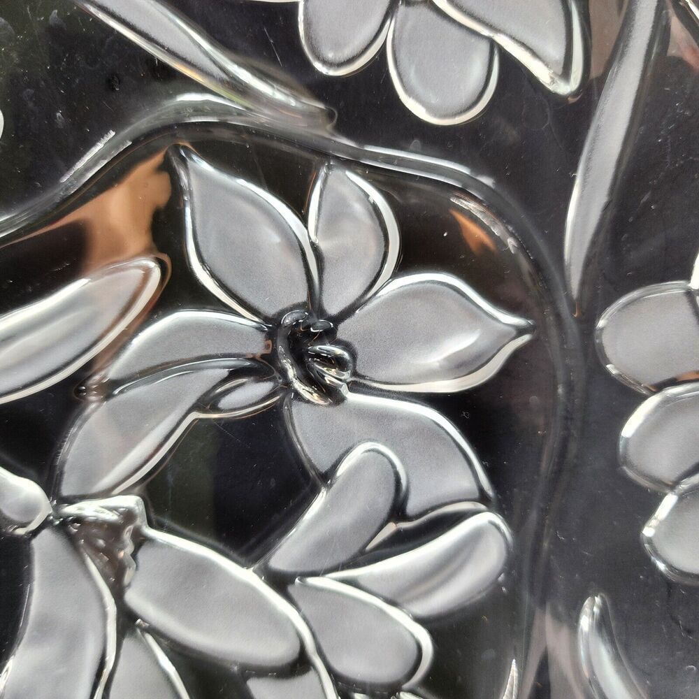 6 Embossed Floral Dinner Plate Clear Thick Glass Textured 8" Wavy Edge Stunning - Picture 16 of 16